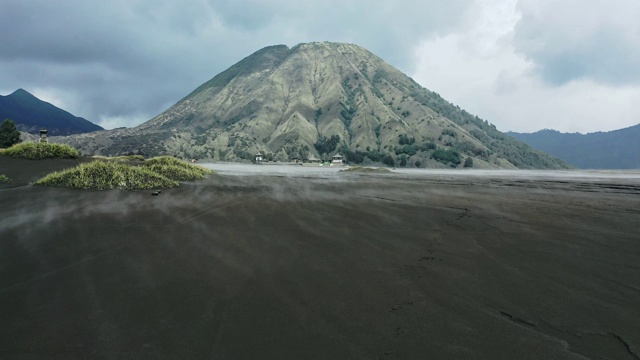 布罗莫火山日出时的风景视频素材