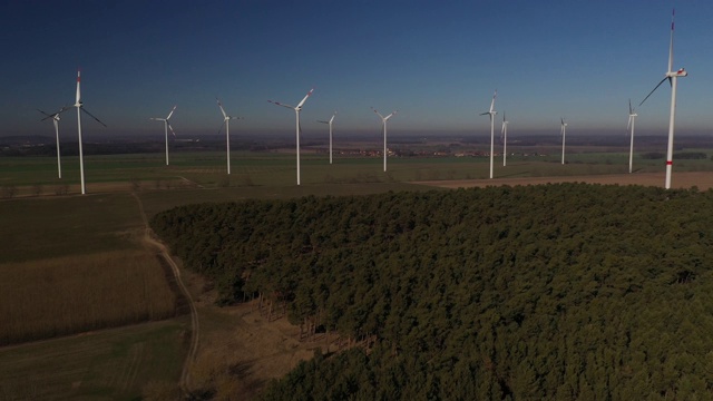 风力涡轮机在Windpark，德国，欧洲视频素材