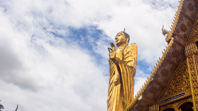 时间流逝:泰国寺庙中的泰国佛像。视频素材