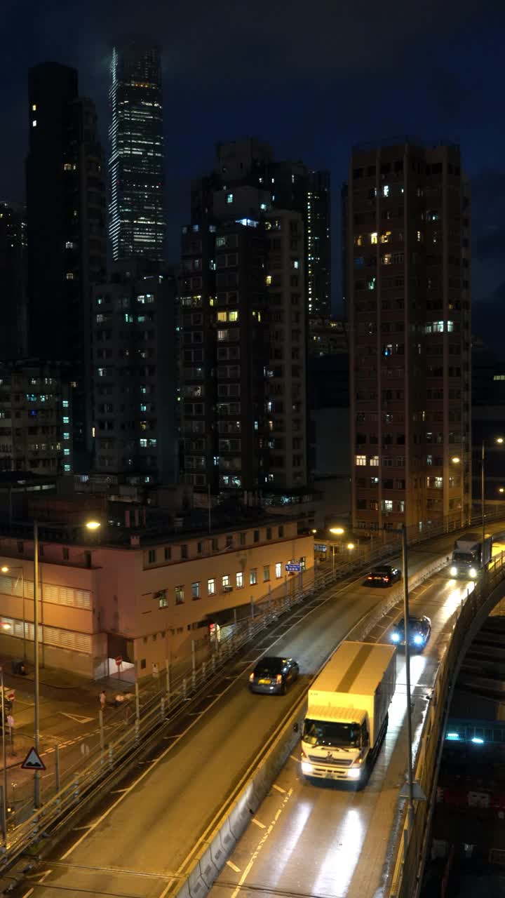 香港夜间的交通状况视频素材