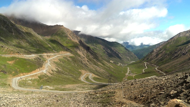 中国四川省小金县巴郎山的夏季风景视频素材