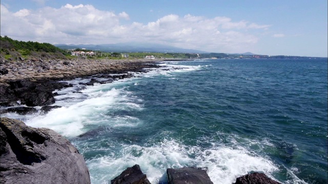 韩国济州岛西浦海滩的退潮风光视频素材