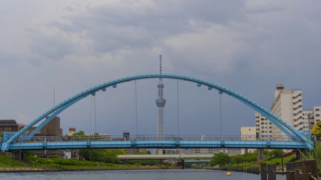 日本时间推移4K美丽的东京天空树与桥在日本视频素材