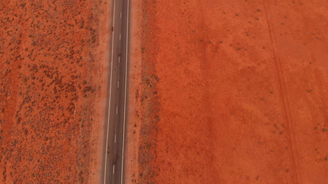 无人机拍摄的澳大利亚沙漠道路视频素材