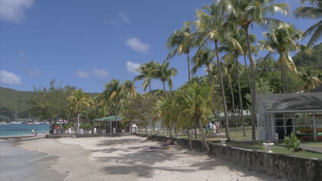 伊丽莎白港海滩，Bequia，圣文森特和格林纳丁斯，西印度群岛，加勒比，中美洲视频素材