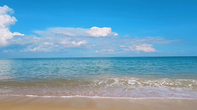 热带美丽的海景风景和蓝天、沙滩、海浪视频素材