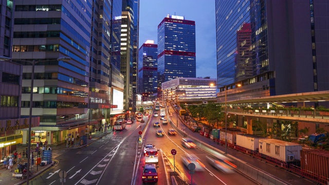 全景鸟瞰图的时间间隔香港城市景观景观天际线日落famaus旅游胜地维多利亚山顶在香港中部视频素材