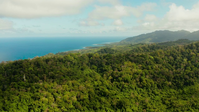 热带岛屿的海岸线。Balabac岛,巴拉望视频素材