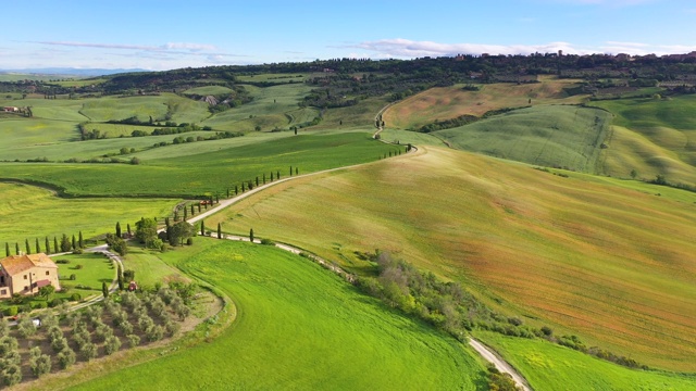 意大利，托斯卡纳，Val d'Orcia，锡耶纳省，鸟瞰图附近的皮恩扎视频素材