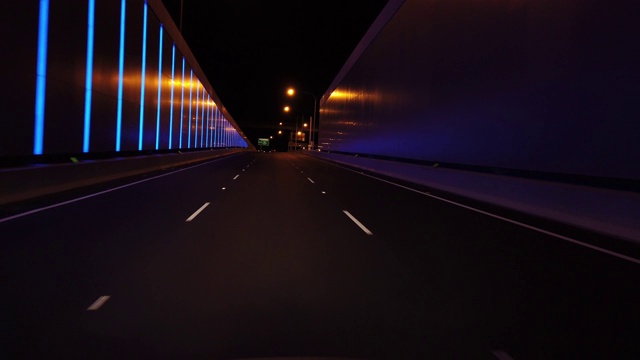 在地下道路隧道中驾驶视频素材