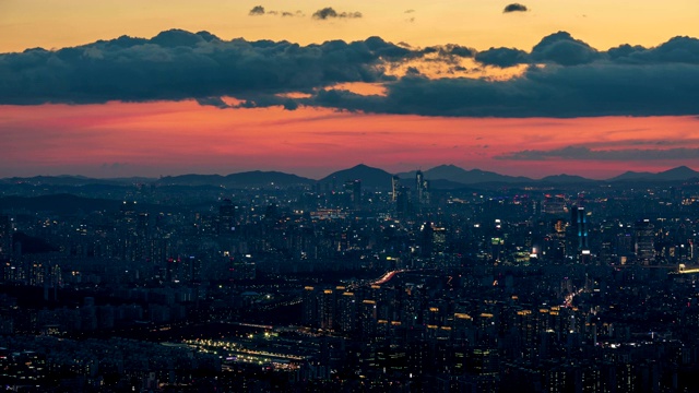 韩国首尔市区松帕谷和江南谷的日落夜景视频素材