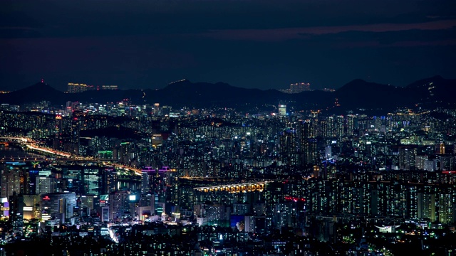 韩国首尔市区松帕谷和光津谷的夜景视频素材