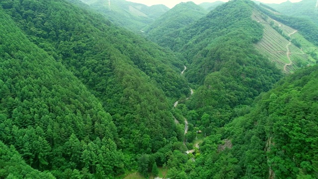 韩国江原道正城县花庵矿泉景区风光视频素材