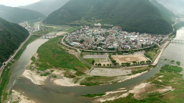 韩国江原道Jeongseon县的joyangriver镇景视频素材