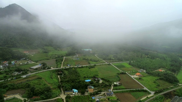 韩国江原道Jeongseon县喀斯特地貌村视频素材