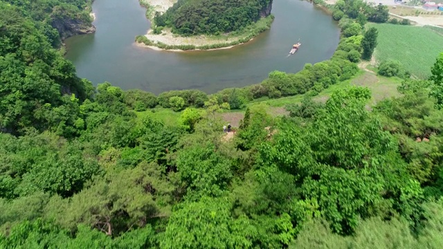 韩国江原道永峪半岛悬崖的风景视频素材