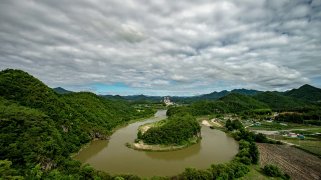 韩国江原道永峪半岛悬崖的风景视频素材