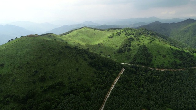 韩国江原道宗宪县明东山的喀斯特地貌视频素材