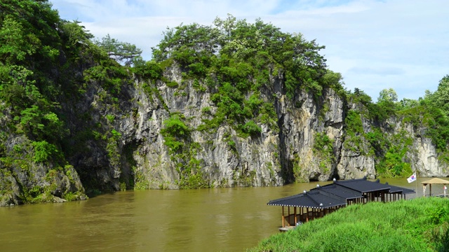 韩国江原道永峪半岛悬崖的风景视频素材