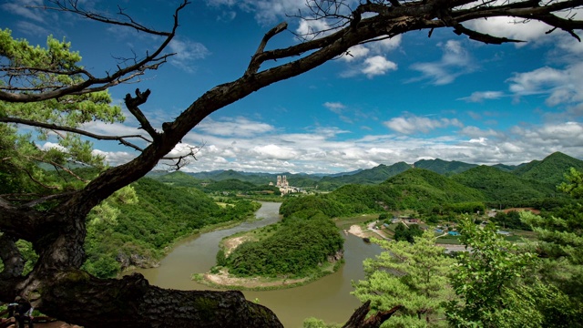 韩国江原道永峪半岛悬崖的风景视频素材