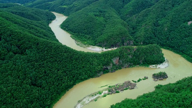 韩国江原道永峪半岛悬崖的风景视频素材