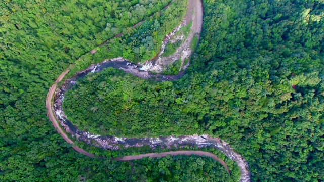 韩国江原道平昌的大台山和大台溪视频素材