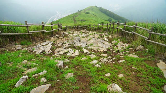 韩国江原道宗宪县明东山的喀斯特地貌视频素材