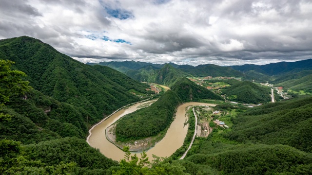 韩国江原道永峪半岛悬崖的风景视频素材