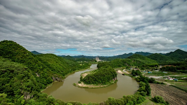 韩国江原道永峪半岛悬崖的风景视频素材