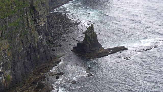 海栈旁边的莫赫悬崖视频素材