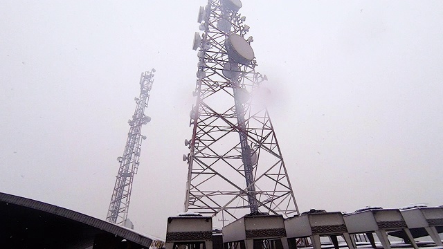 工业屋顶降雪视频素材