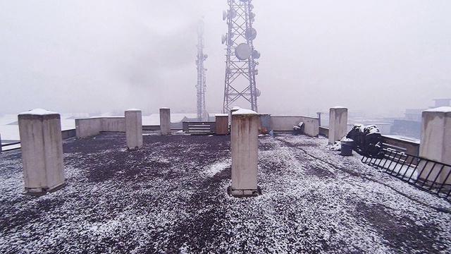 工业屋顶降雪视频素材