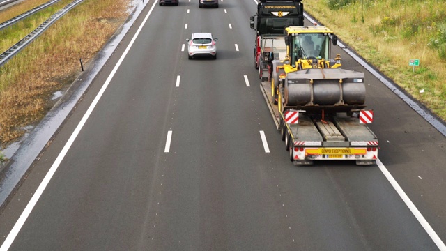 荷兰高速公路上的乘客视频素材