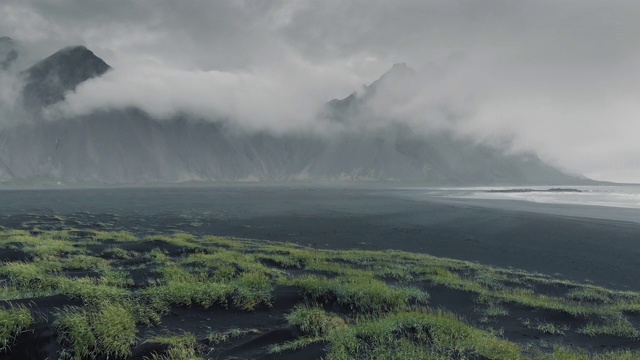 冰岛的韦斯特拉霍恩山和海滩视频素材