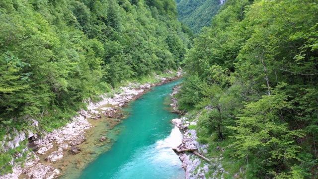 山的河峡谷视频素材