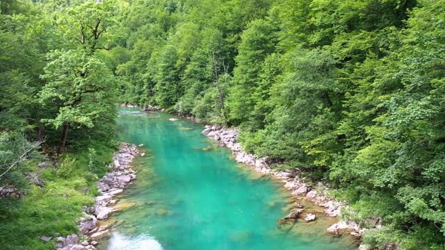 山的河峡谷视频素材