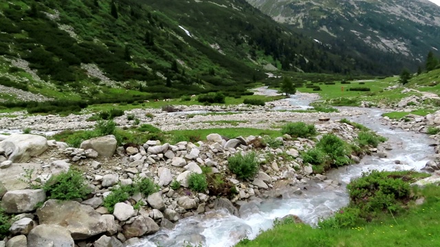 奥地利泰洛的施勒盖斯山谷。通往意大利的徒步旅行路线。视频素材