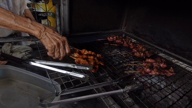 竹串烤鸡肉视频素材