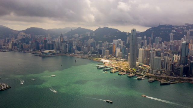 中国香港维多利亚港市区交通的超远景鸟瞰图视频素材