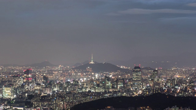 韩国首尔江南区雾气蒙蒙的城市景观视频素材