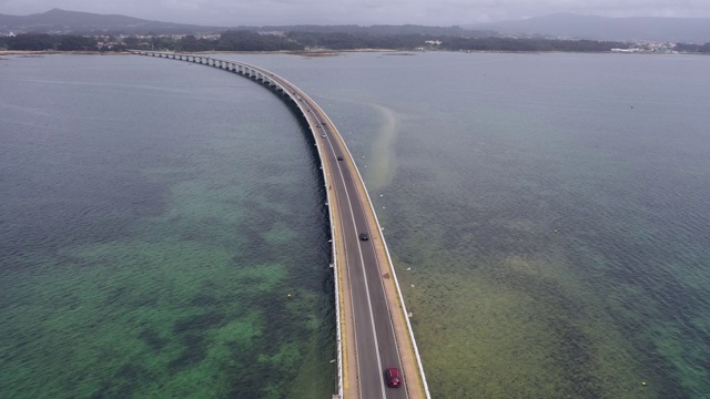 跨海大桥俯瞰海湾视频素材