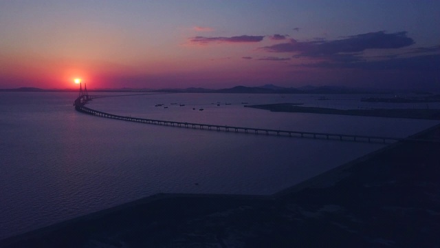 日落在仁川大桥和海景，仁川，韩国视频素材