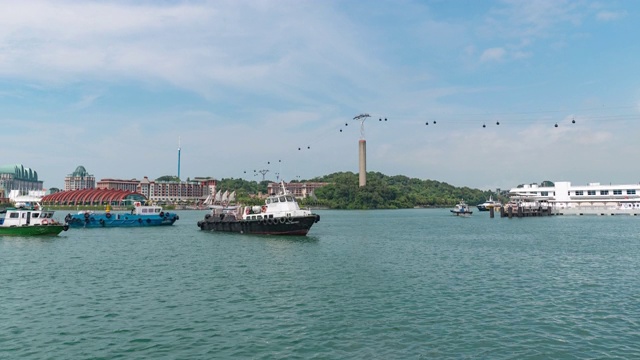 美丽的日子里圣淘沙港和水上交通，时光流逝视频视频素材