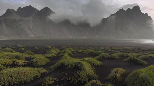 冰岛的韦斯特拉霍恩山和海滩视频素材