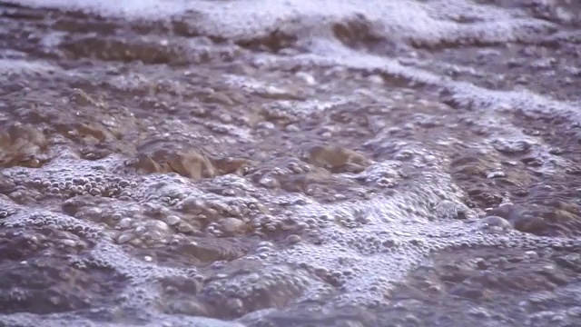 污水处理池的特写视频素材