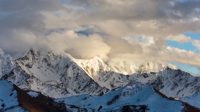 雪山峰云视频素材