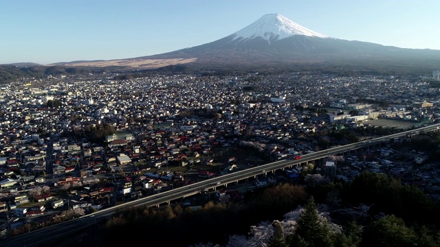 亚洲，日本山梨县，富士山和藤吉田视频素材