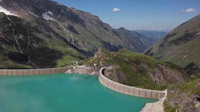 卡普伦高山水库的空中全景图Mooserboden Stausee和Wasserfallboden在Hohe Tauern，萨尔茨堡土地，奥地利。视频素材