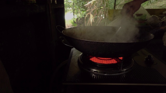 泰国农村地区的烹饪视频素材