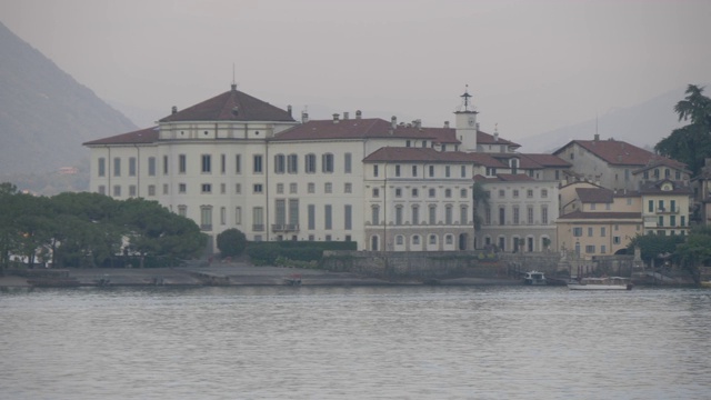 马焦雷湖和博罗米安群岛来自斯特雷萨，马焦雷湖，皮埃蒙特，意大利湖，意大利，欧洲视频素材